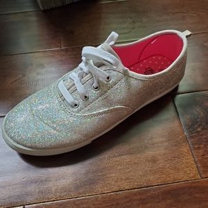 Sparkly shoes size 6 youth fits women's size 8 , only worn once in excel…